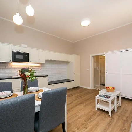 New 3 - Self Check In, With Parking *