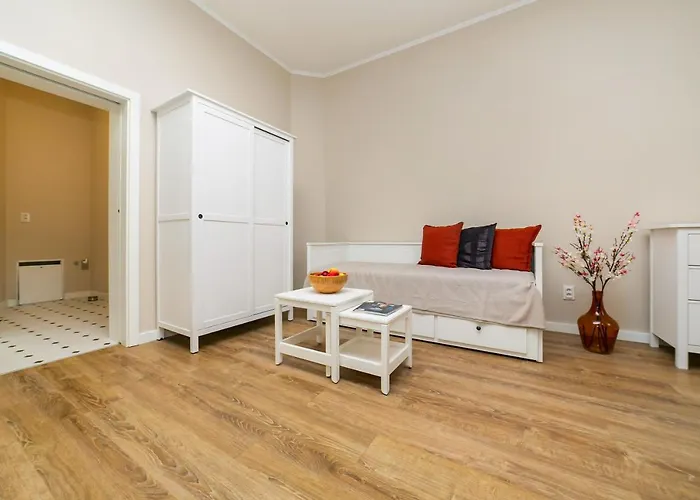 New 3 - Self Check In, With Parking *