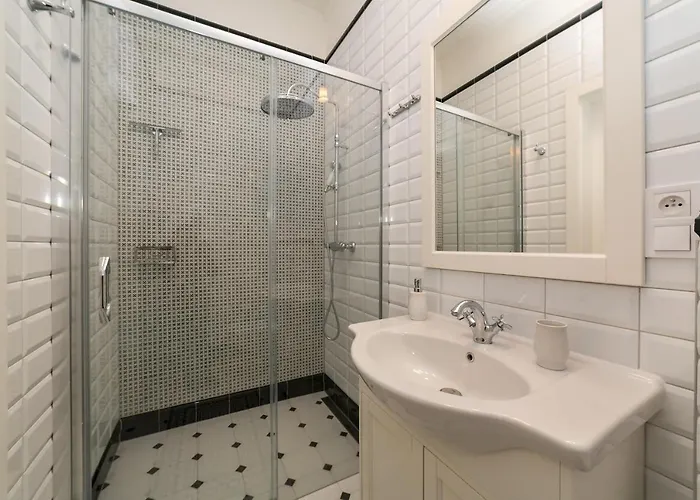 New 3 - Self Check In, With Parking Bratislava