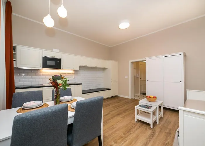 New 3 - Self Check In, With Parking *